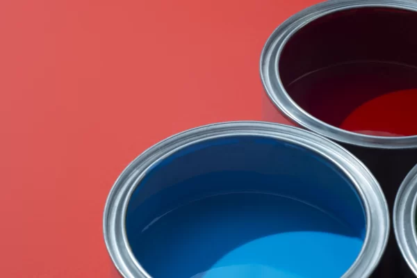 vista-superior-lata-pintura-decorativa